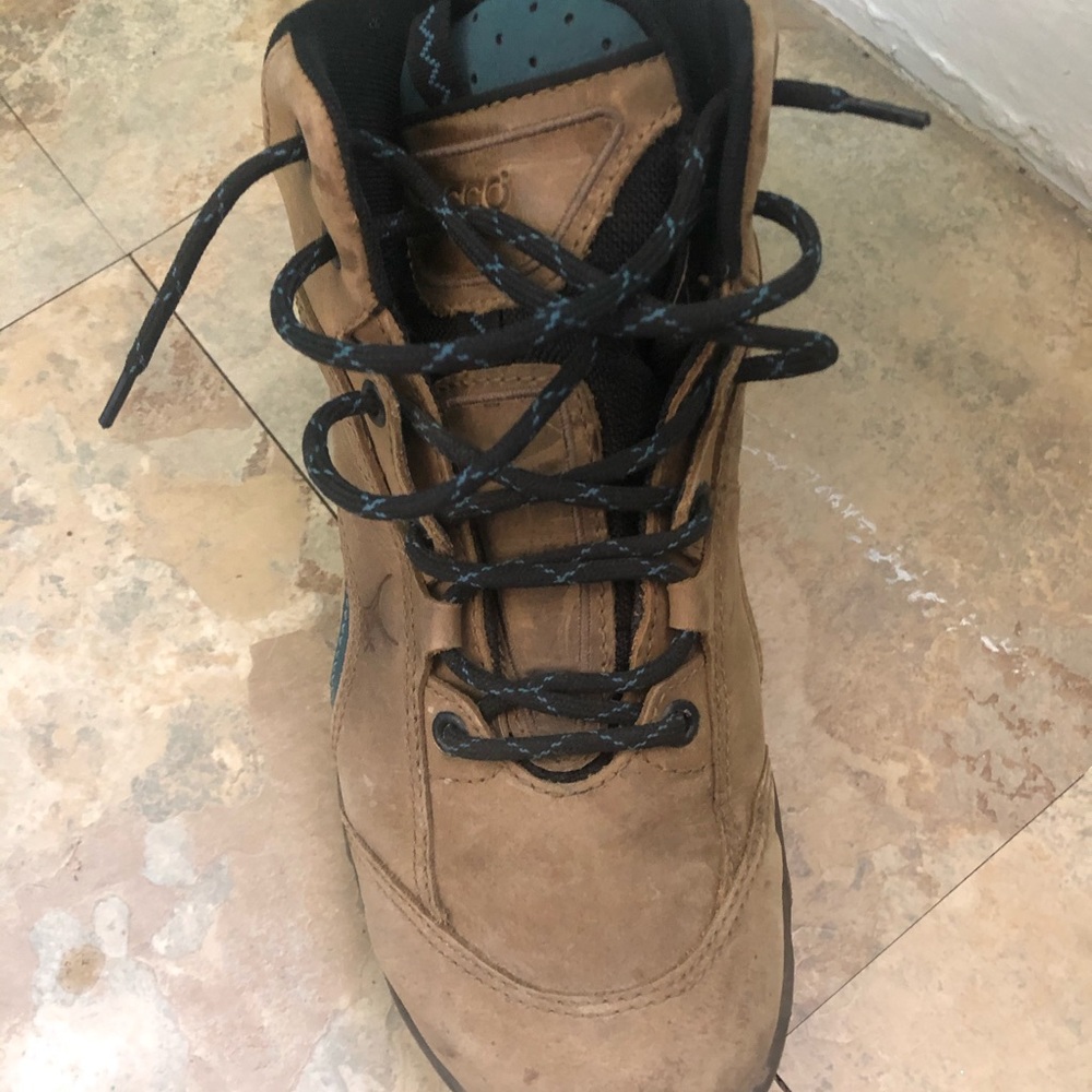 Ecco women’s hiking boots worn twice